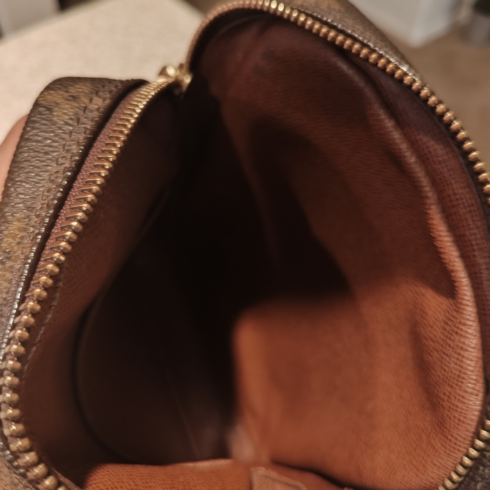 Louis Vuitton Brown Monogram Womens/Mens Bag. - Picture 5 of 13